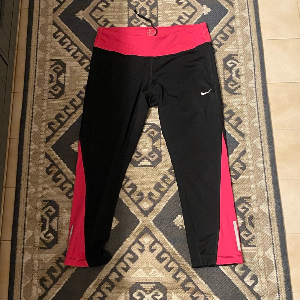 Cropped Nike leggings